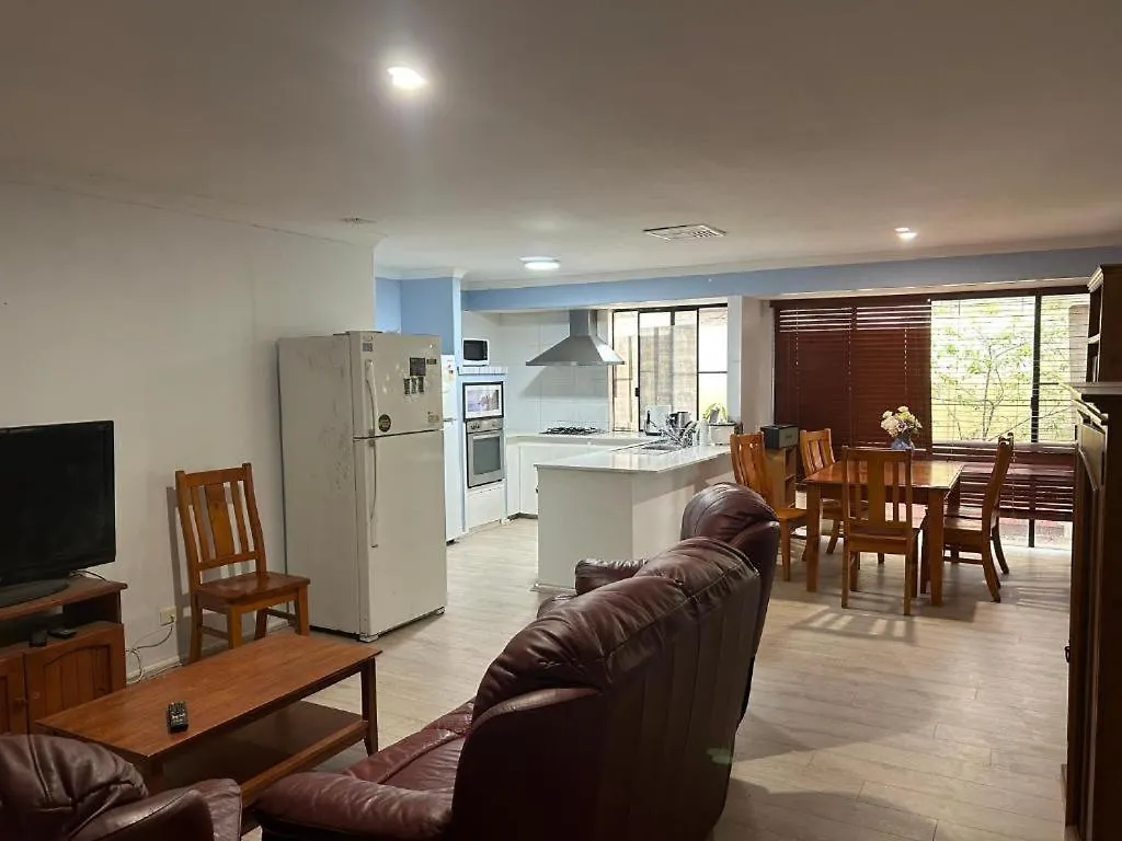 Homestay Lovely Double Room Share Bathroom And Kitchen Perth